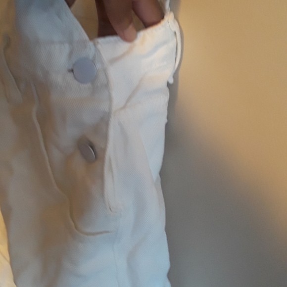 Overall white distressed shorts - Picture 4 of 8